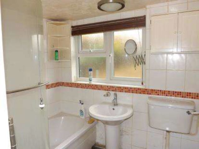  Image of 2 bedroom Terraced house for sale in Crouch Road Burnham-on-Crouch CM0 at Burnham On Crouch Essex Burnham-on-Crouch, CM0 8DX